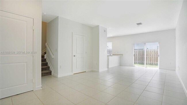 Building Photo - 2676 SE 12th St