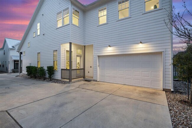 Building Photo - 4400 Night Owl Ln