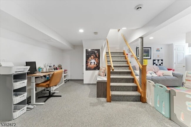 Building Photo - 675 Raritan Rd