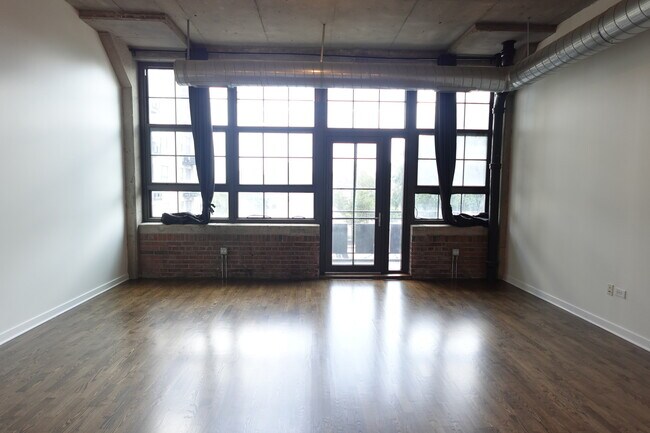 Building Photo - 3963 W Belmont Ave