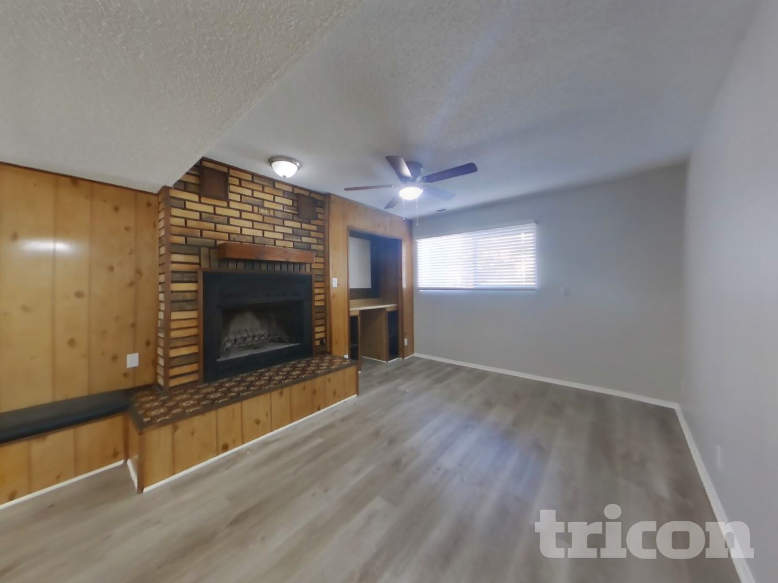 Building Photo - 1725 Hiawatha Dr NE