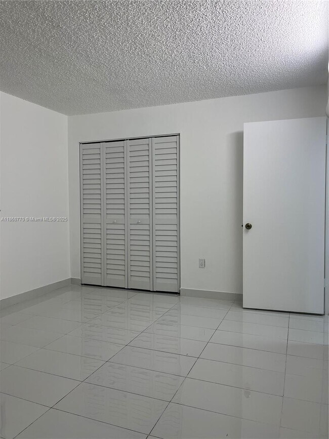 Building Photo - 10975 SW 107th St