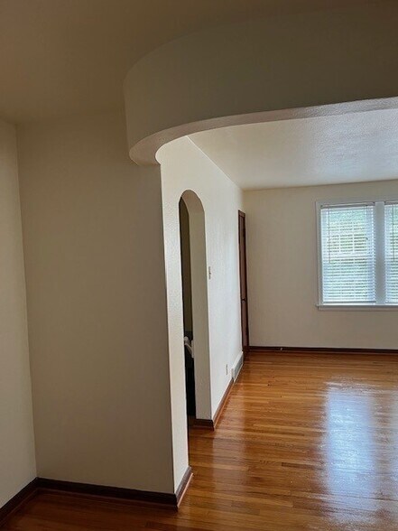 Primary Photo - 6211 Eichelberger St