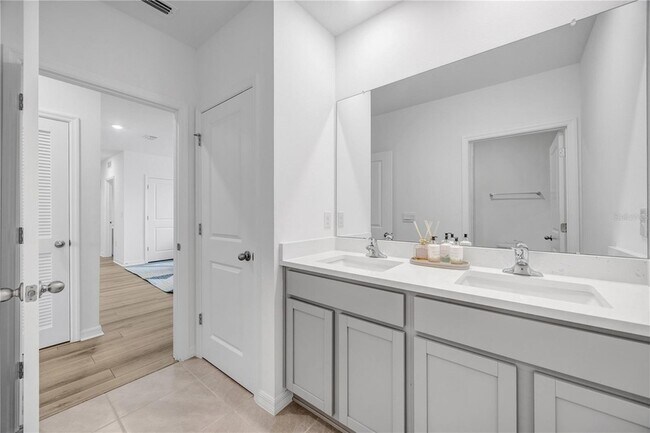 Building Photo - 10482 Quail Grv Wy