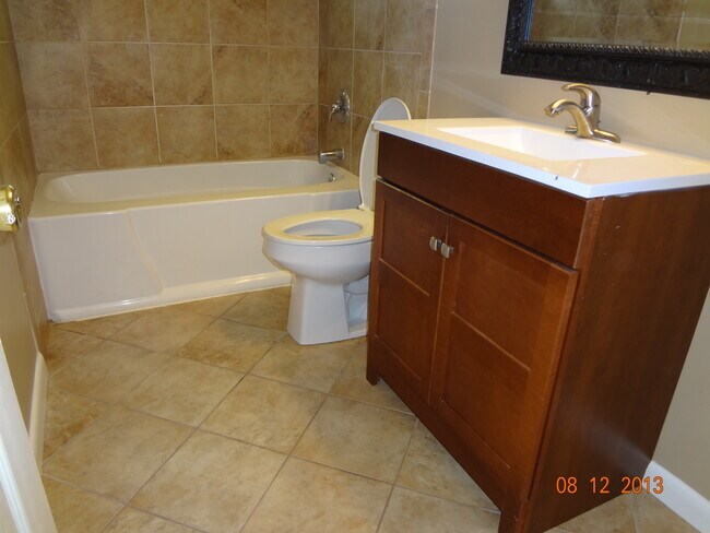 Building Photo - 152 Kendrick Ct