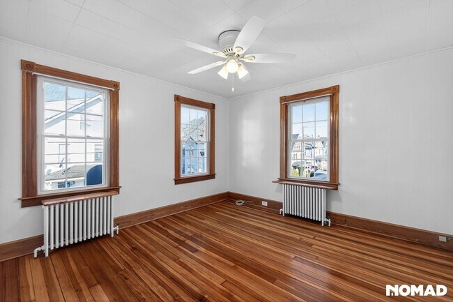 Building Photo - 21 Hall Ave
