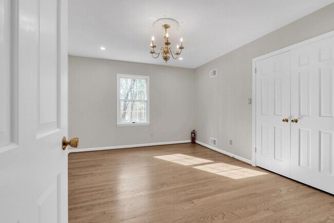 Building Photo - 8616 Chateau Dr