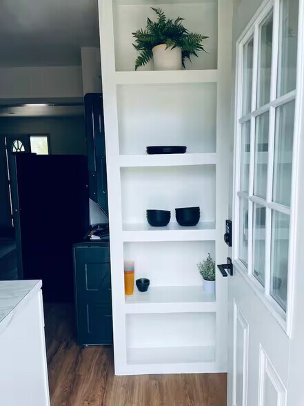 Building Photo - 2429 W Saint Vrain St