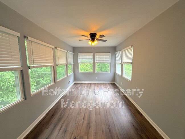 Building Photo - 4050 Leafmore St