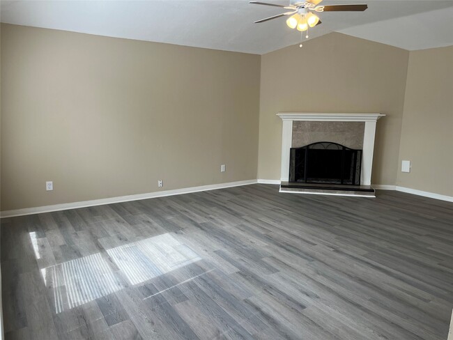 Building Photo - 9502 Triola Ln