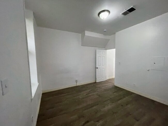 Building Photo - 1311 W Allegheny Ave