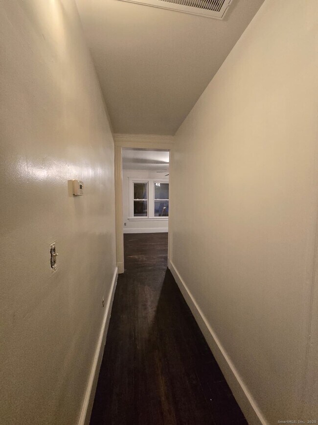 Building Photo - 75 Curtis St