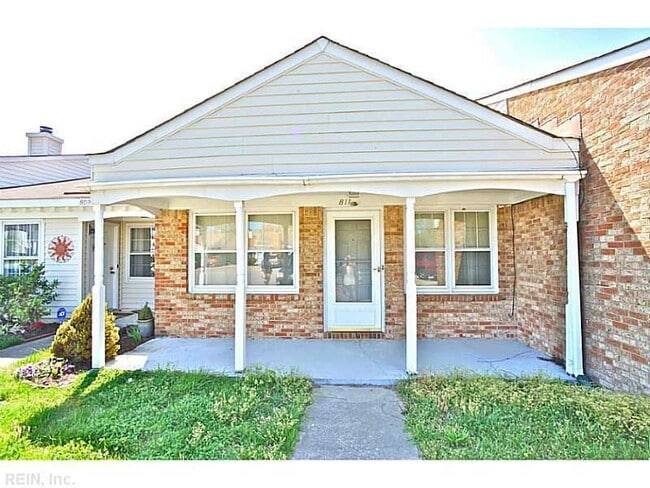 Primary Photo - Cozy 1-Story Townhome in Campus East