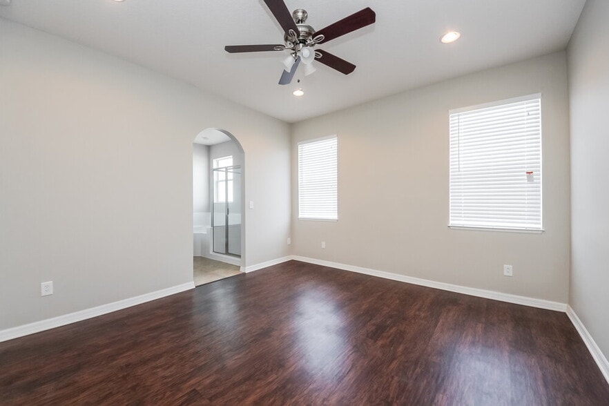 Building Photo - 2606 Corsini Ln