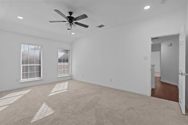 Building Photo - 6814 Silver Lake Dr