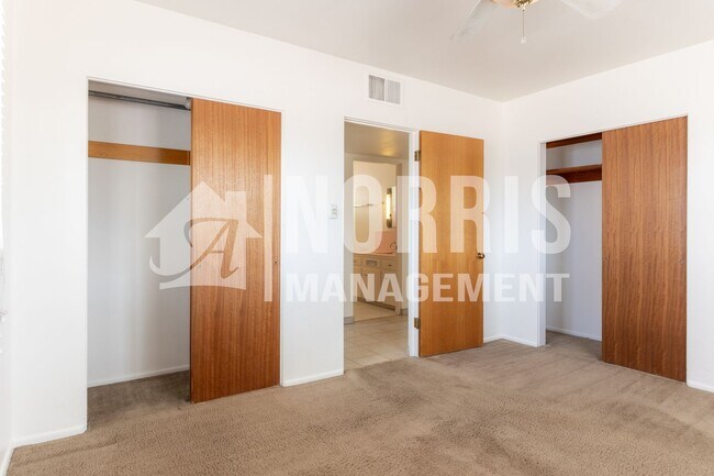 Building Photo - Quaint Home in an Established Neighborhood