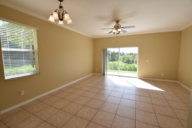 Building Photo - Beautiful 3 Bed 2.5 Bath Gated Condo for R...