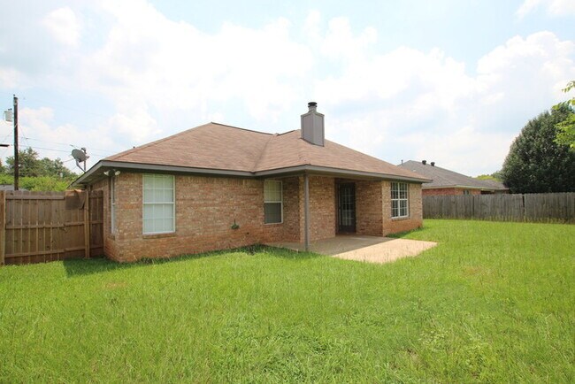 Building Photo - Available Now! 3 Bed 2 Bath Rental in Bullard ISD!