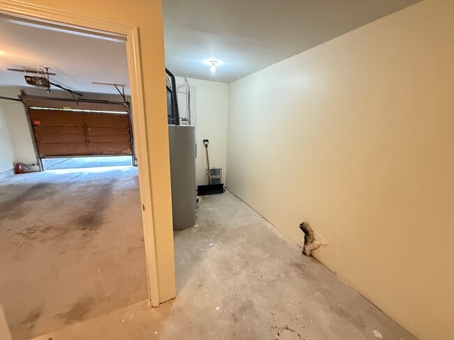 Building Photo - 27 Crows Nest Ln