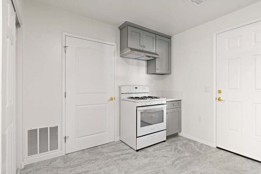 Building Photo - 11808 Hart St