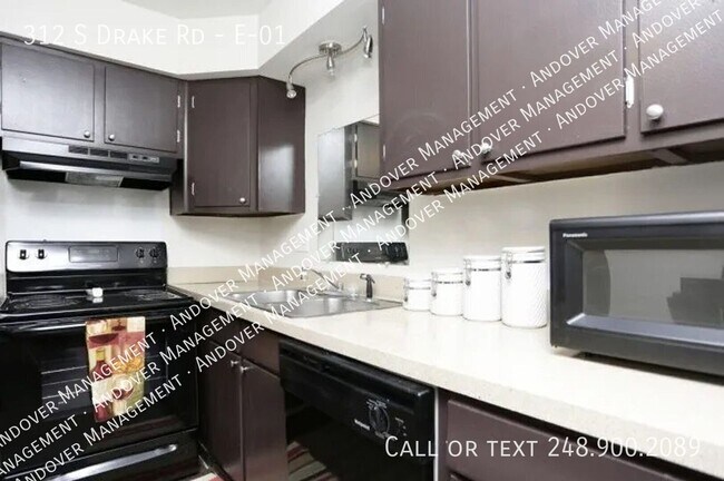 Building Photo - 312 S Drake Rd