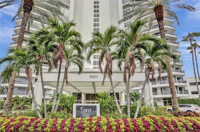 Building Photo - 19101 NE 36th Pl