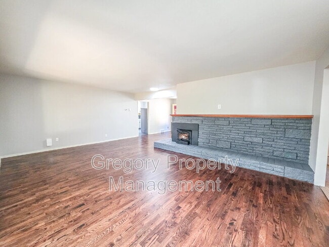 Building Photo - 17931 Fremont Ave N