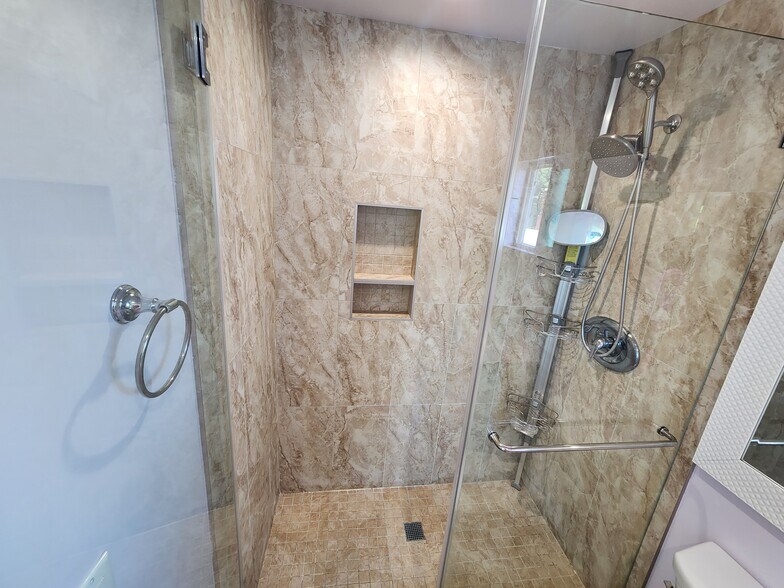 Building Photo - 6827 Murietta Ave