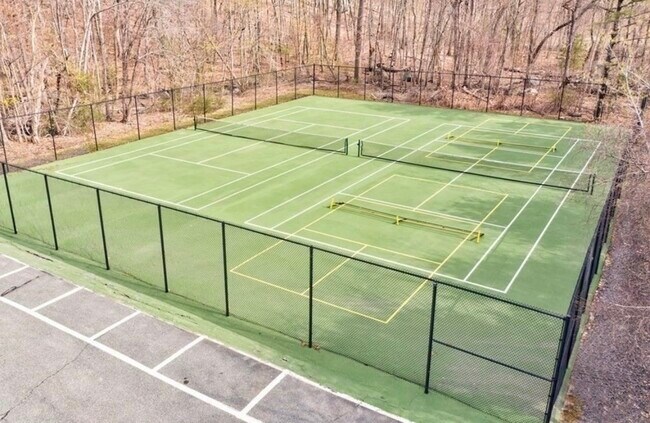 Building Photo - 32 Jacqueline Rd