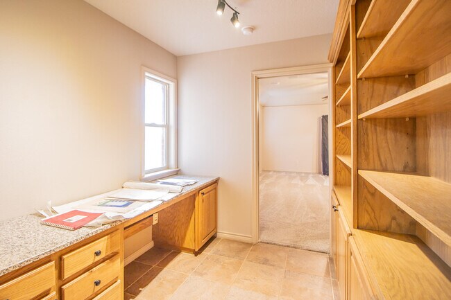 Building Photo - 5402 158th St