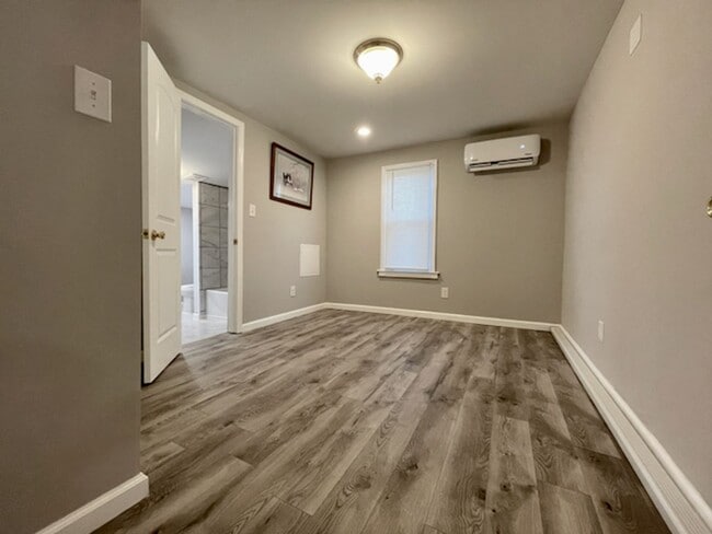 Building Photo - 535 Winder St