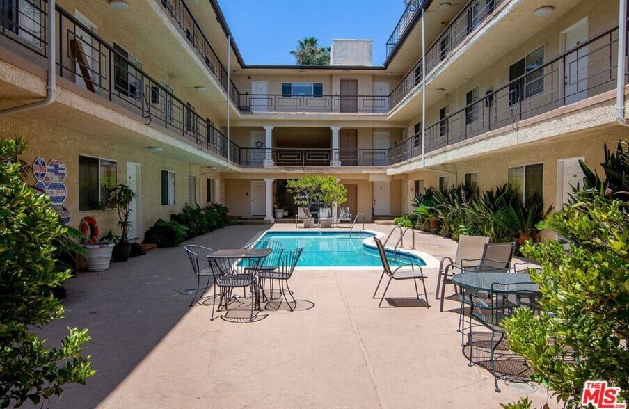 Building Photo - 4358 Mammoth Ave