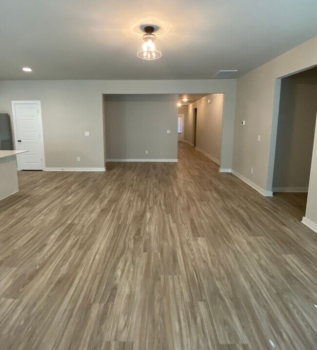Building Photo - Home for Rent in Jemison, AL!