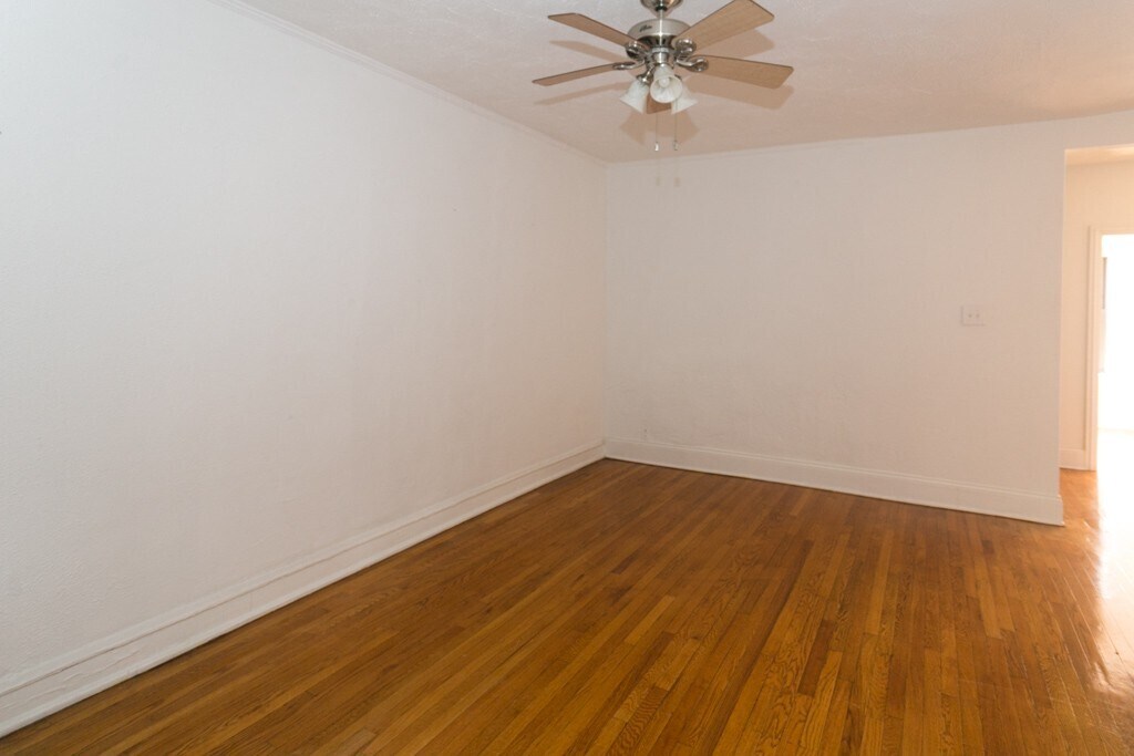Building Photo - 630 W Stratford Pl