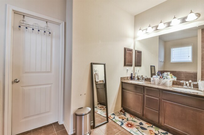 Building Photo - 18226 Chianti Ridge Dr