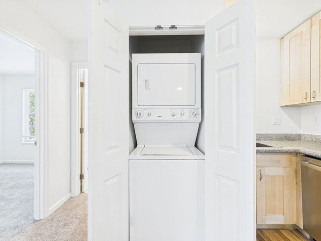 Building Photo - 2 bedroom loft unit now available at Cypre...