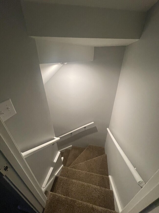 Building Photo - 119 Iron Oaks Cir