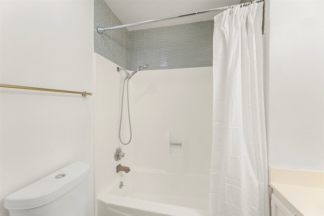 Building Photo - 2329 Briarwest Blvd