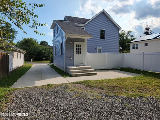 Building Photo - 399 Monmouth Ave