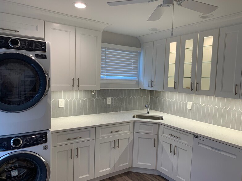 Building Photo - 267 Central Ave