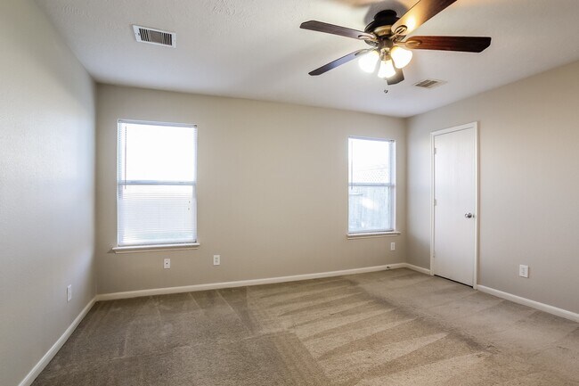 Building Photo - 8107 Sanders Glen Ln