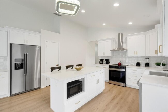 Building Photo - 203 Lake Davenport Estates Dr