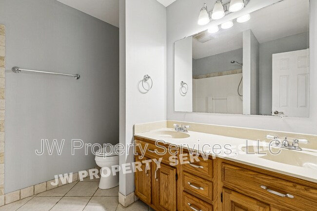 Building Photo - 3228 Lake Trail Dr