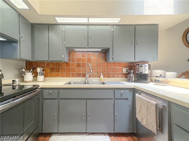 Building Photo - 1042 Oak Forest Dr