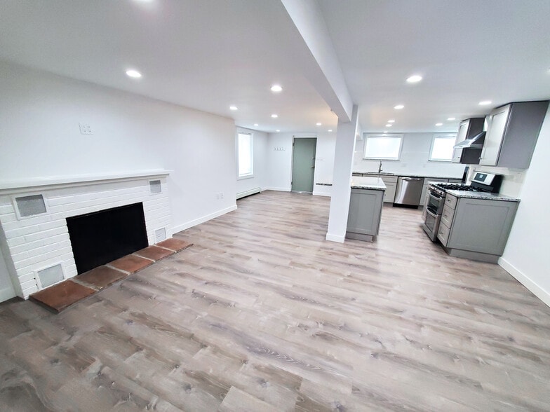 Building Photo - 3595 S Bannock St