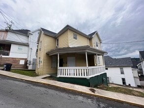 Building Photo - 466 Dallas St