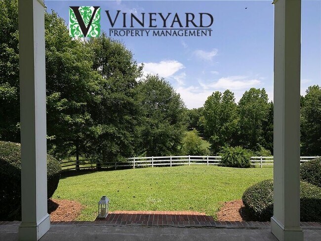 Building Photo - 255 Henson Way