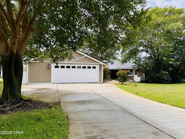 Building Photo - 916 Cobia Dr