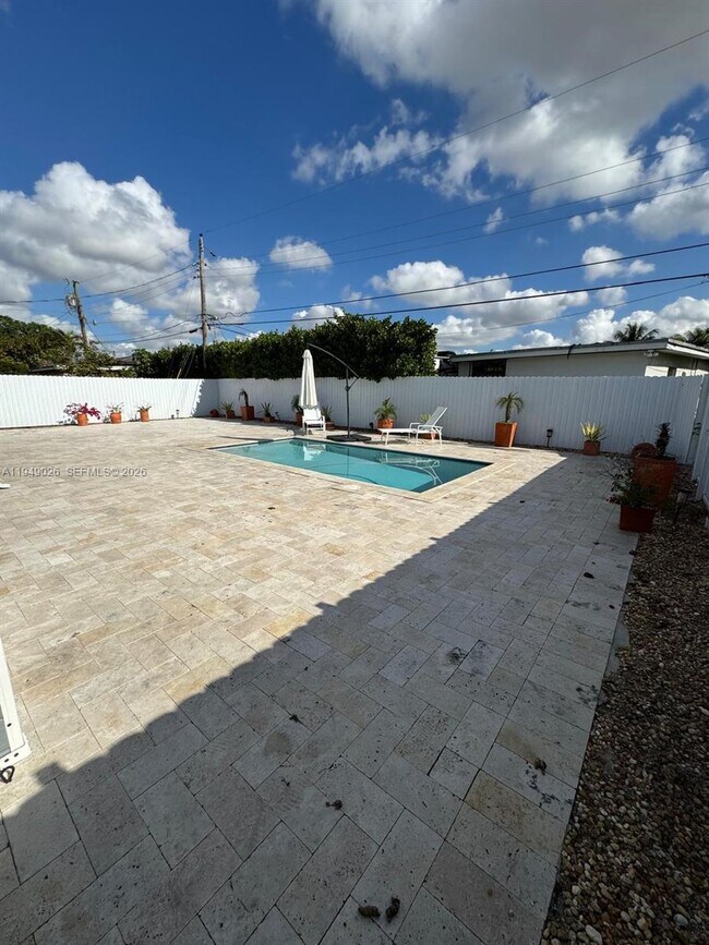 Building Photo - 3551 Palm Ave