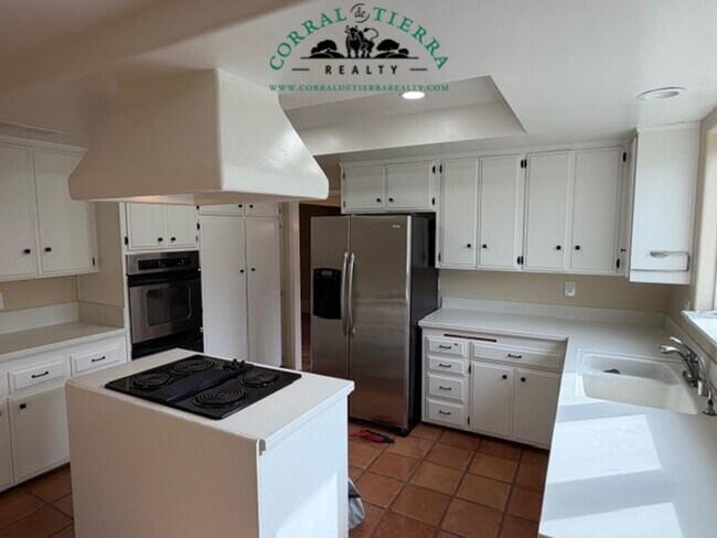 Building Photo - Stunning Single-Family Home in the Prestig...